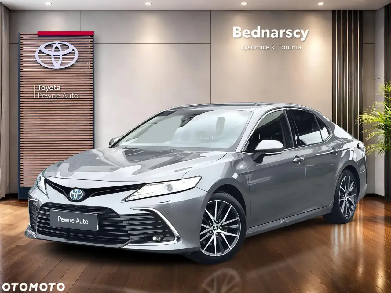 Szary, używany Toyota Camry z salonu Bednarsccy w Łysomicach. Pewne Auto.